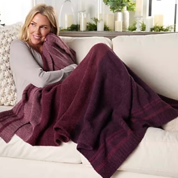 Barefoot Dreams CozyChic 45x60 Tri-Color Blanket in Black Current. NEW - Picture 2 of 3